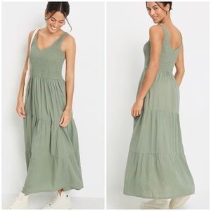 ☘️ LASCANA Tiered V-Neck Maxi Dress Desert Sage Green Jade Size 2 Cotton